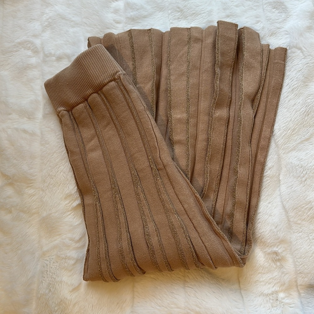 - Saks Fifth Avenue Elegant Tan Pleated Skirt - Picture 10 of 10